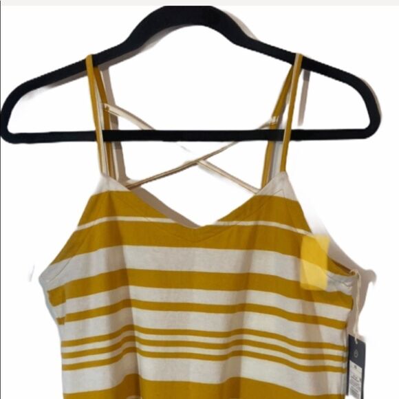 - NWT Women’s Universal Threads Camisole XS - Picture 6 of 8
